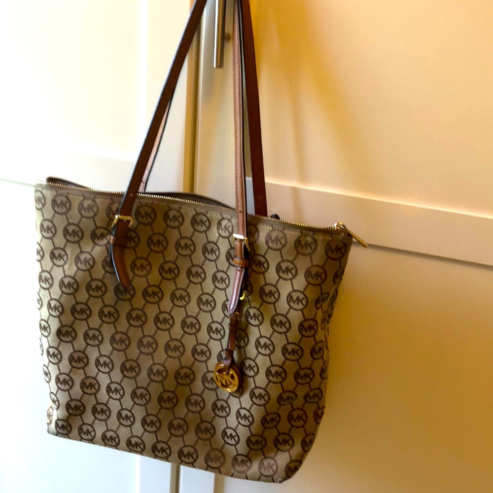 Michael Kors logo bag